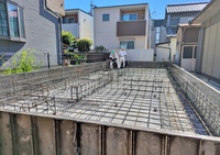 第三者機関による配筋検査の様子