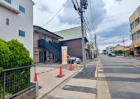 歩道付き前面道路